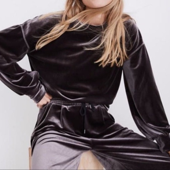 Madewell Tops - Madewell Velvet Velour Balloon Sleeve Sweatshirt Top